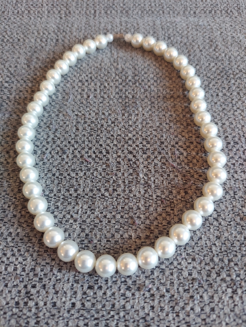 Lustrous Vintage White Faux Pearl Strand Necklace - Timeless Women’s Jewelry